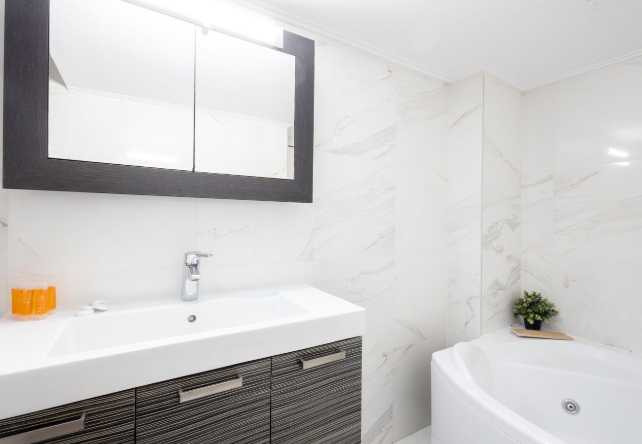 Apartment in Nea Smyrni - A Luxury & Comfortable 2bdrm Apt in Athens 