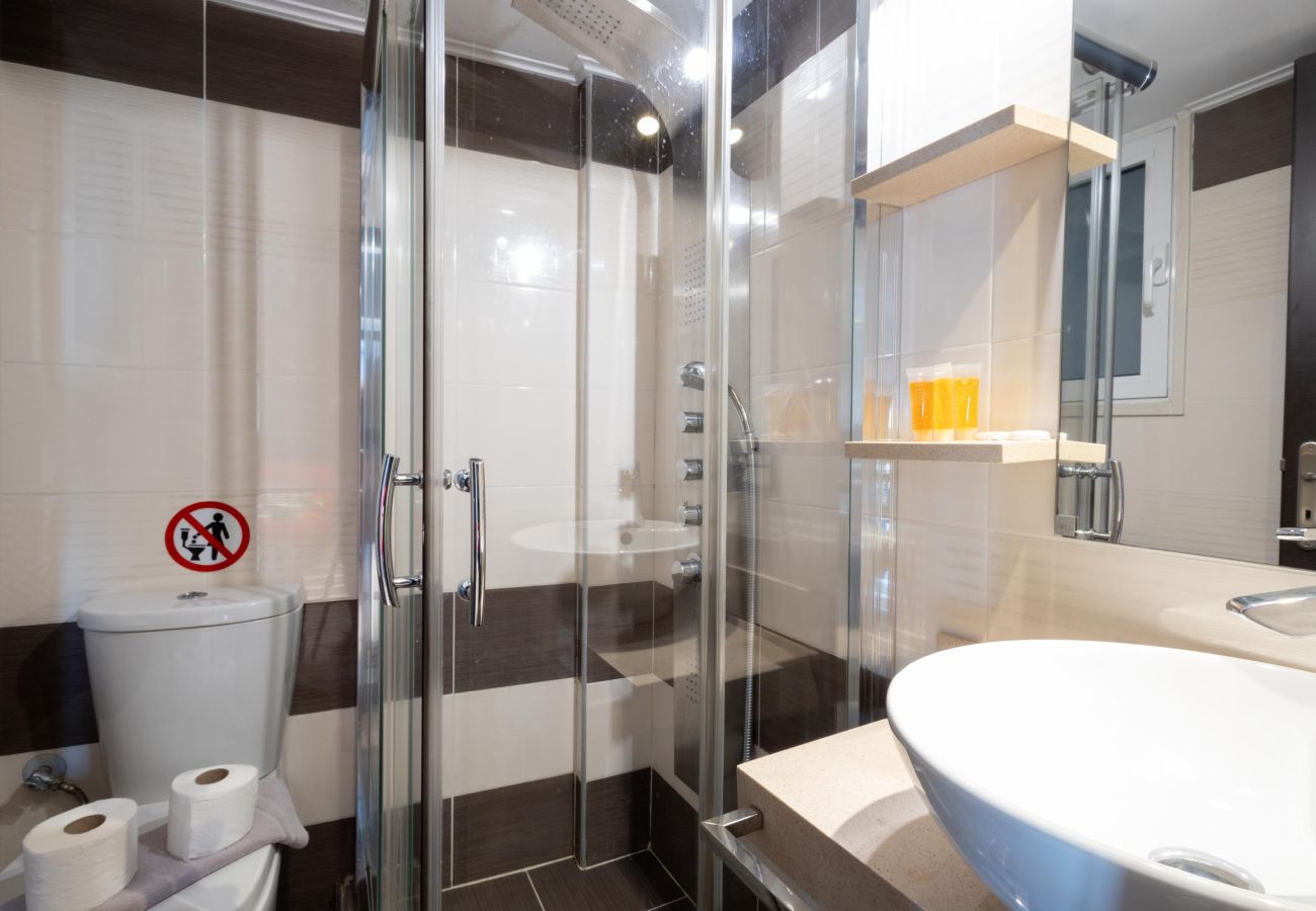 Apartment in Nea Smyrni - A Luxury & Comfortable 2bdrm Apt in Athens 