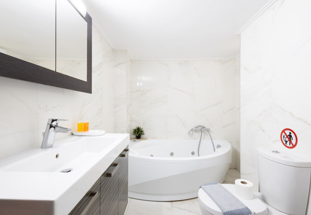 Apartment in Nea Smyrni - A Luxury & Comfortable 2bdrm Apt in Athens 