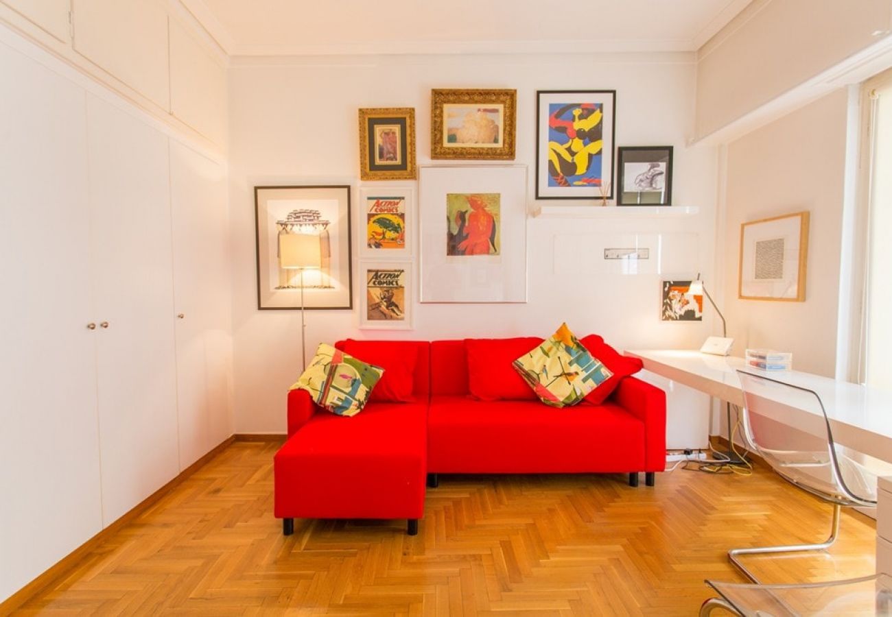 Apartment in Athens - A Cozy Apt in Kolonaki of Athens 