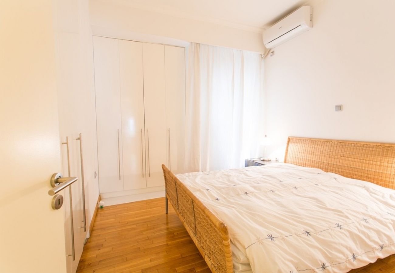 Apartment in Athens - A Cozy Apt in Kolonaki of Athens 