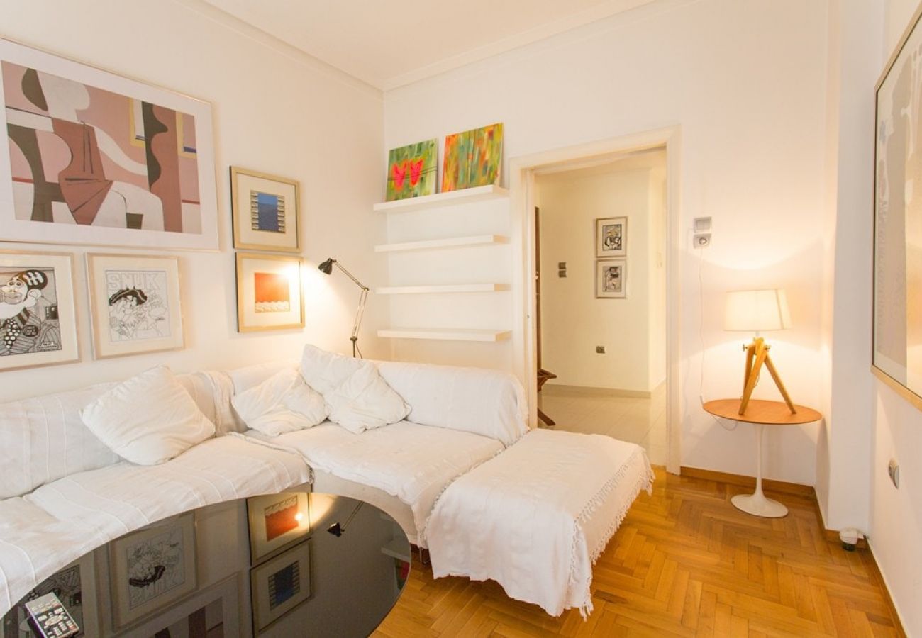Apartment in Athens - A Cozy Apt in Kolonaki of Athens 