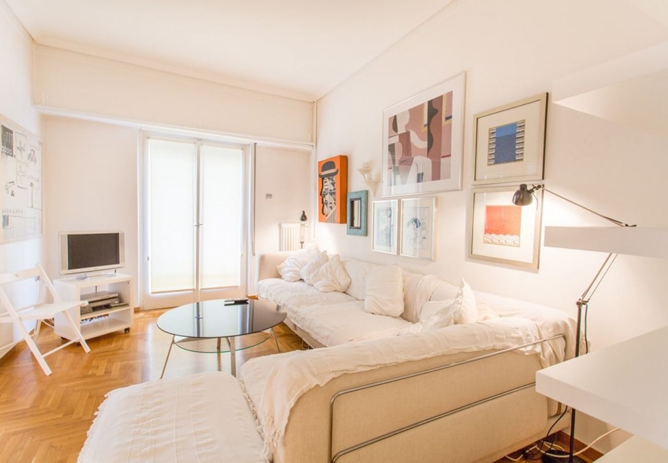 Apartment in Athens - A Cozy Apt in Kolonaki of Athens 