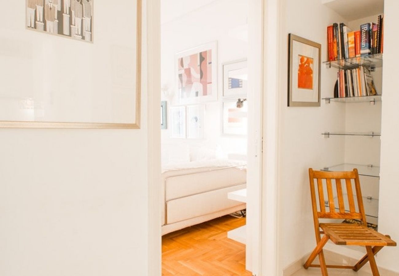 Apartment in Athens - A Cozy Apt in Kolonaki of Athens 