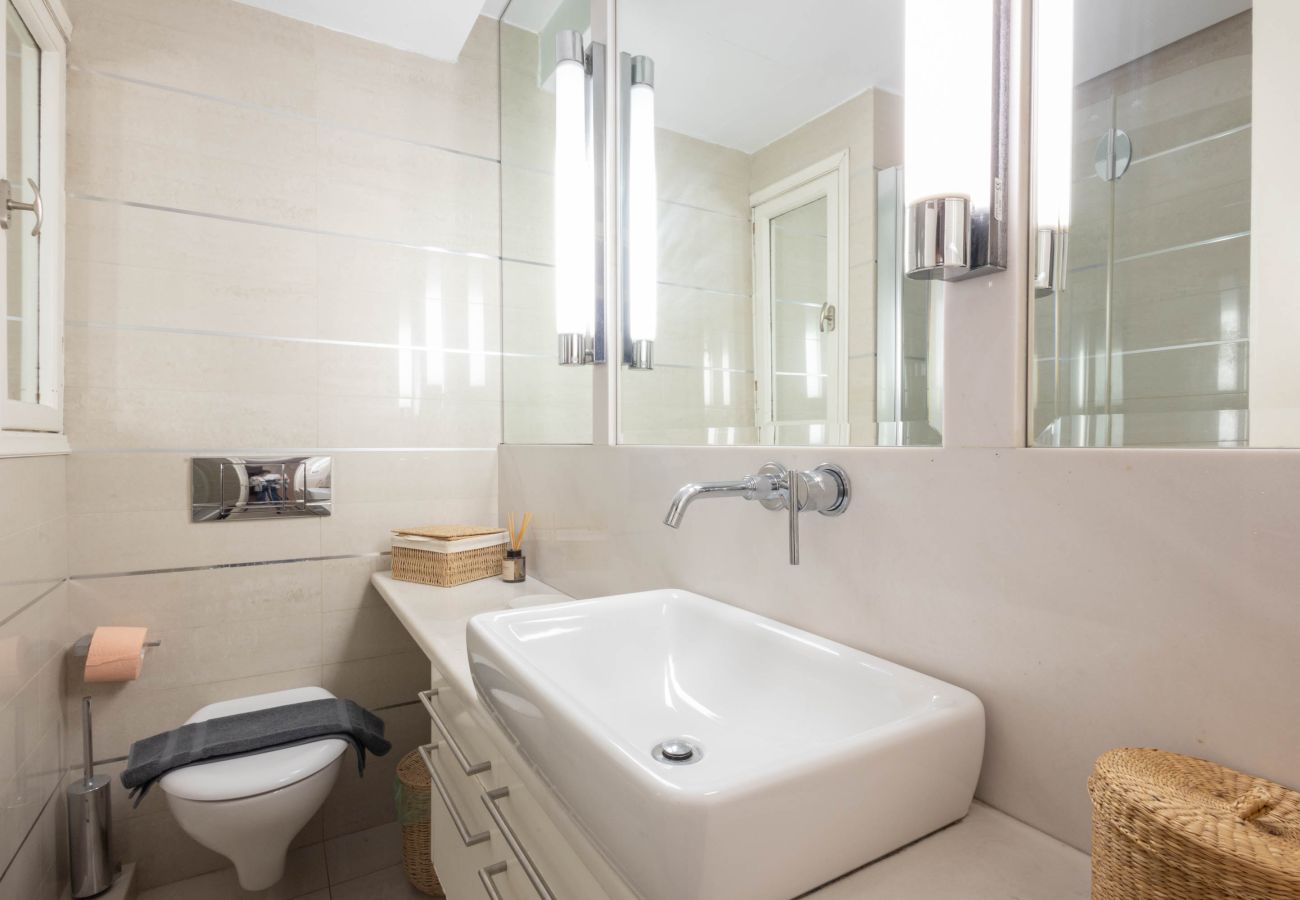 Apartment in Athens - A Cozy 2bdr Apt in Kolonaki of Athens 