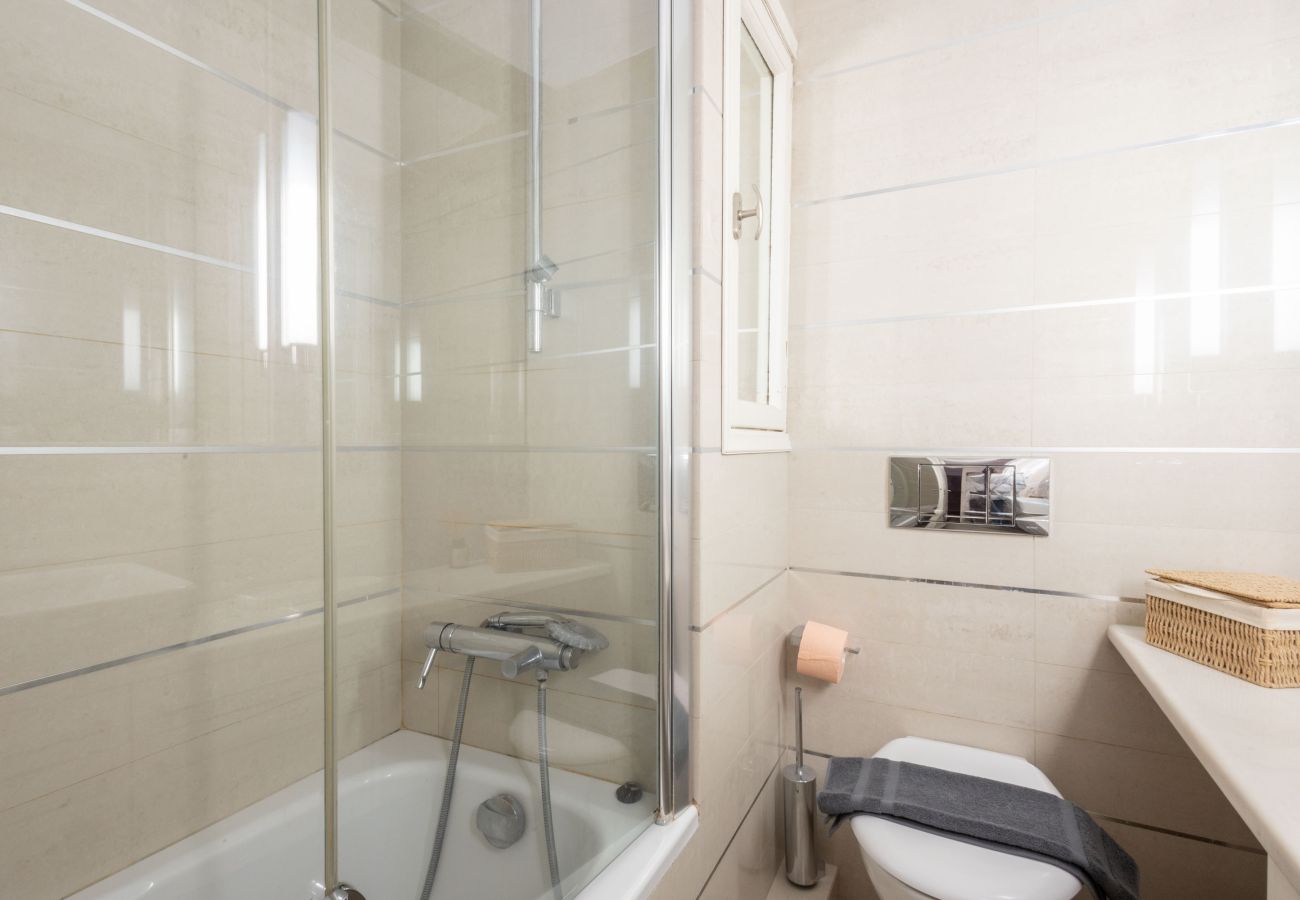 Apartment in Athens - A Cozy 2bdr Apt in Kolonaki of Athens 