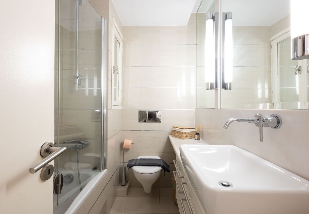 Apartment in Athens - A Cozy 2bdr Apt in Kolonaki of Athens 