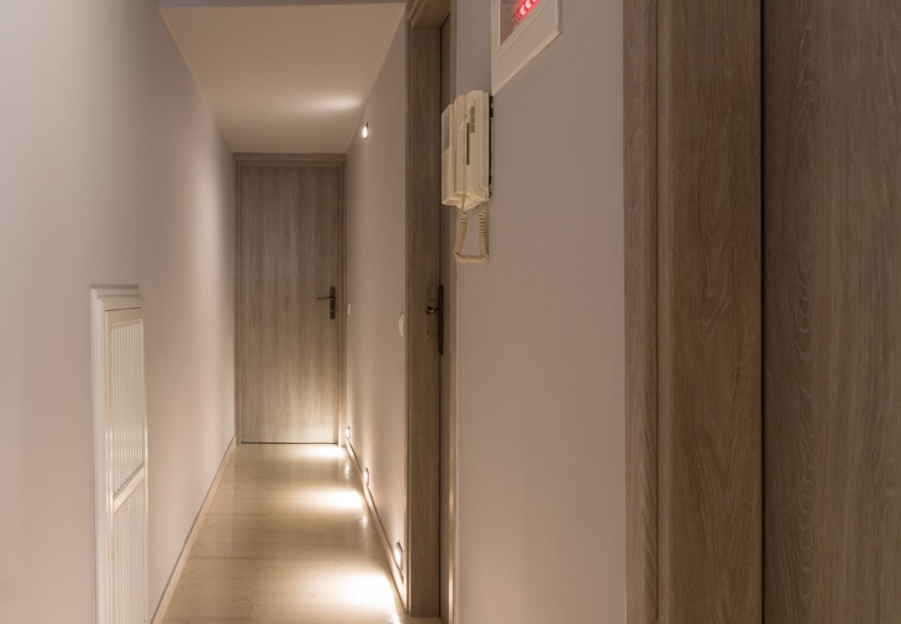 Apartment in Kallithea - Comfortable and Spacious 2 bdr Apt 
