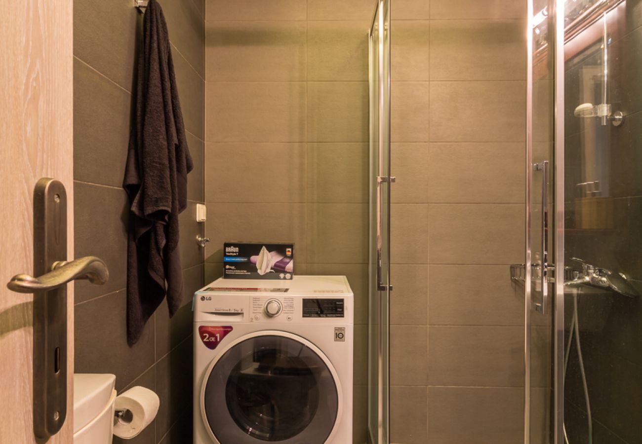 Apartment in Kallithea - Comfortable and Spacious 2 bdr Apt 
