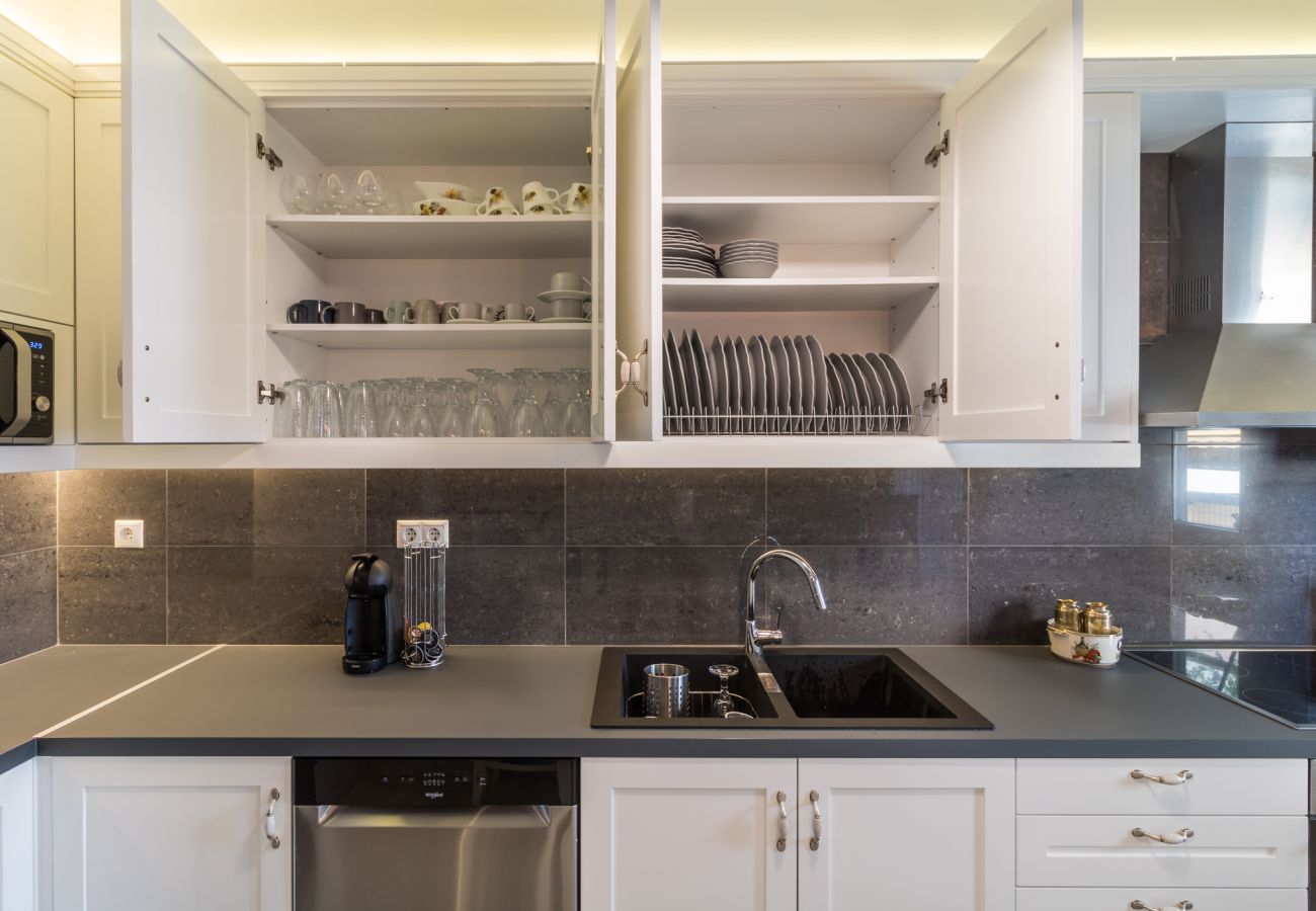 Apartment in Kallithea - Comfortable and Spacious 2 bdr Apt 