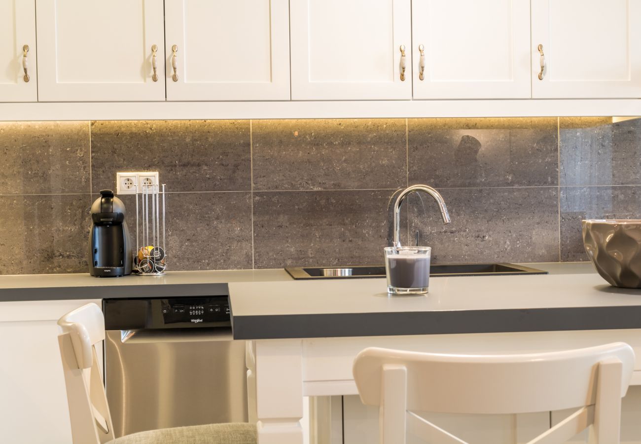 Apartment in Kallithea - Comfortable and Spacious 2 bdr Apt 
