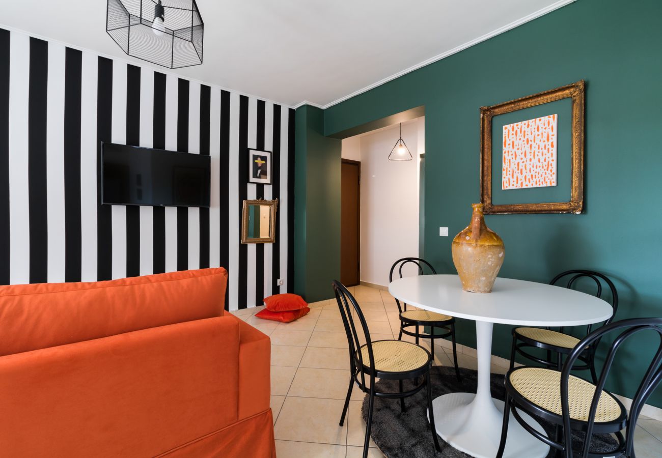 Apartment in Athens - Athenian Stylish 2 bdrm Apartment 