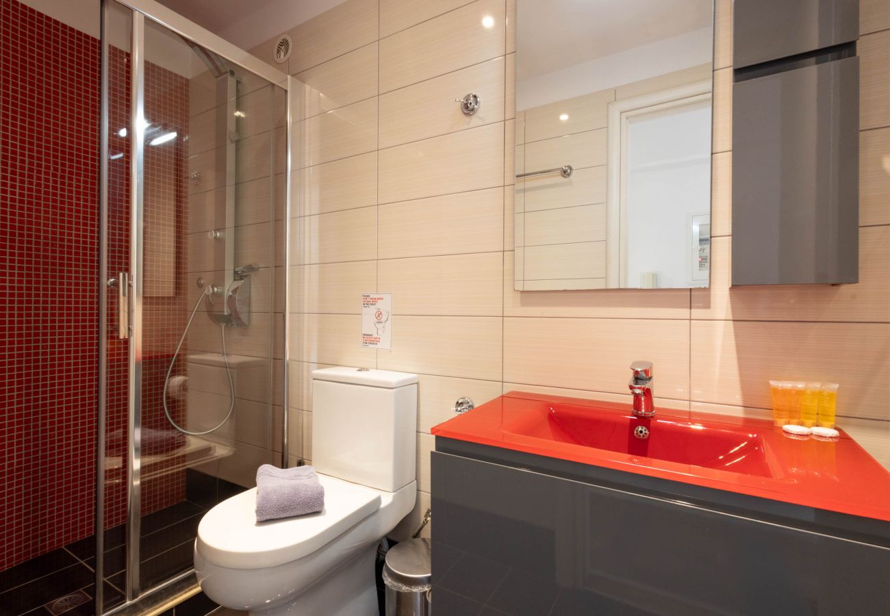 Apartment in Glyfada - An Impressive 2 bdr Apt in Glyfada (ren. June 2026)