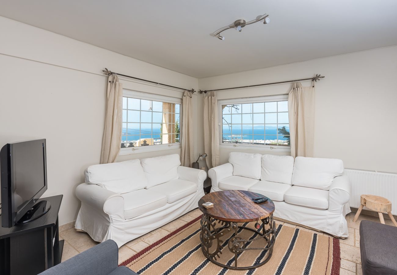 House in Voula - Luxury Home with Jacuzzi and Spectacular Sea Views for 8 Guests