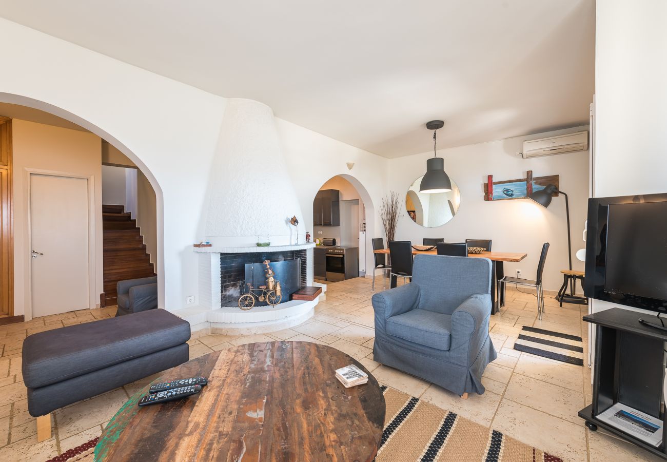 House in Voula - Luxury Home with Jacuzzi and Spectacular Sea Views for 8 Guests