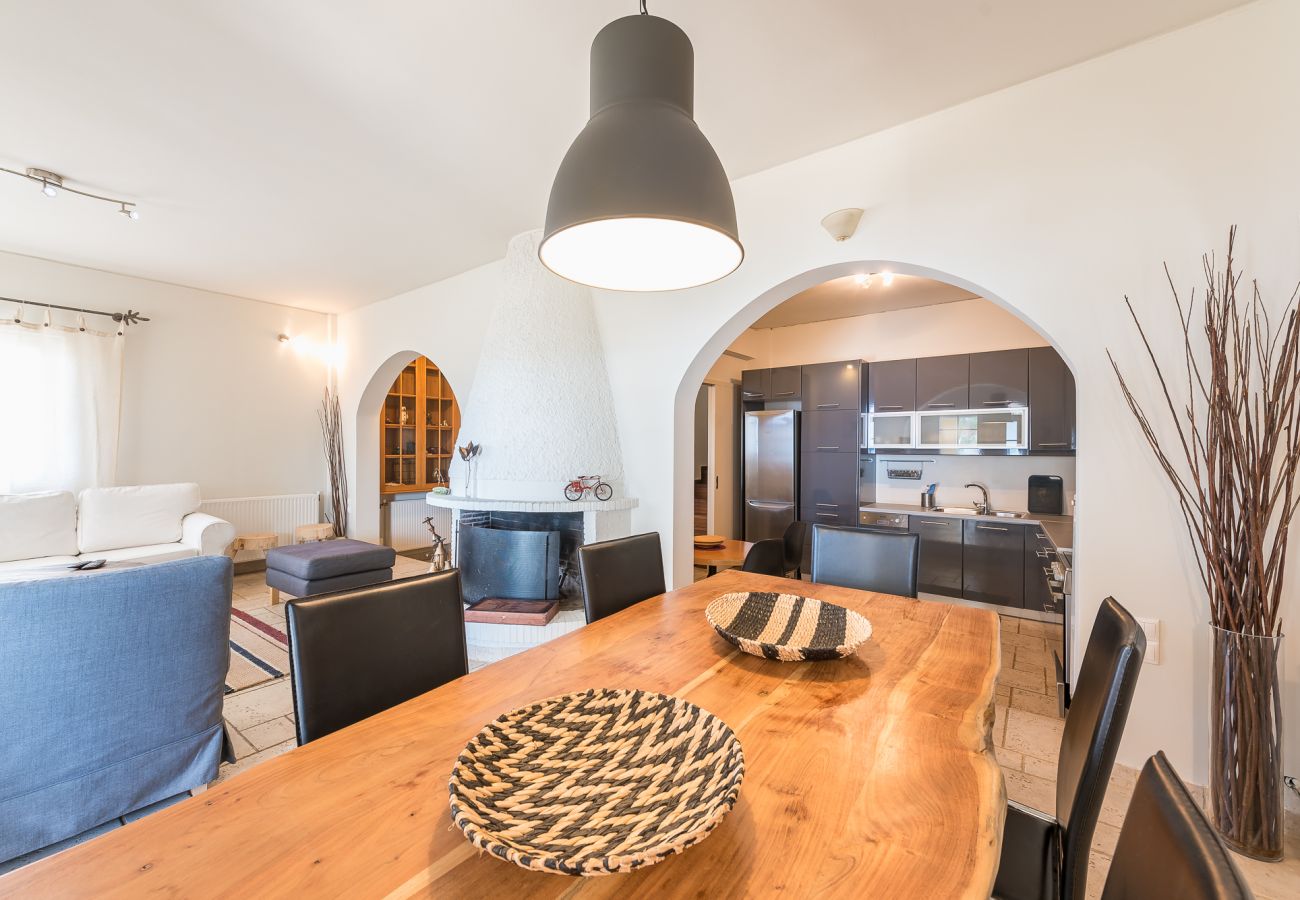 House in Voula - Luxury Home with Jacuzzi and Spectacular Sea Views for 8 Guests