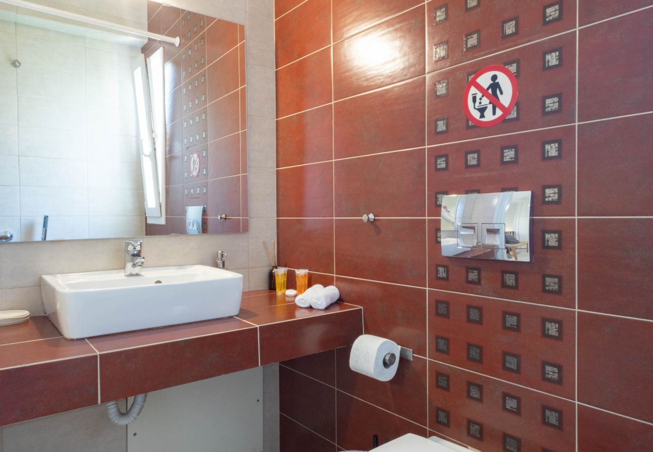 House in Voula - Voula Sea View Home with Jacuzzi | Newly Refreshed 2026