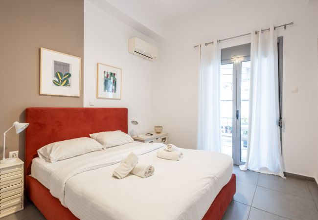 House in Athens - Renovated (2025) 4 Bdr House near Acropolis - New Beds, Terrace & Green Yard House in Athens - Renovated (2025) 4 Bdr House near Acropolis - New Beds, Terrace & Green Yard