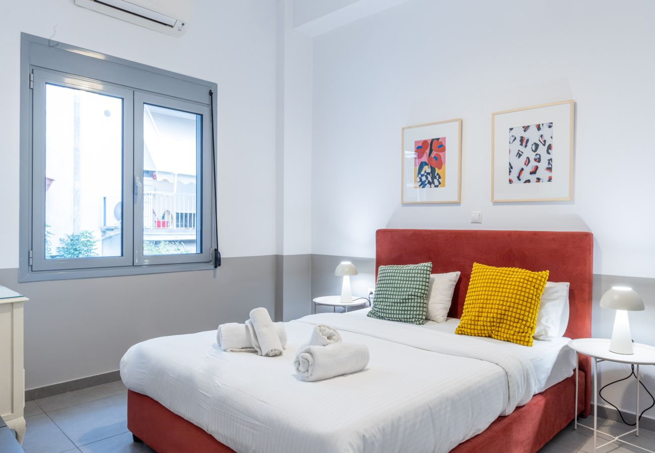 House in Athens - 4BR House near Acropolis | Roof Garden | 12 Guests and Hot Tub