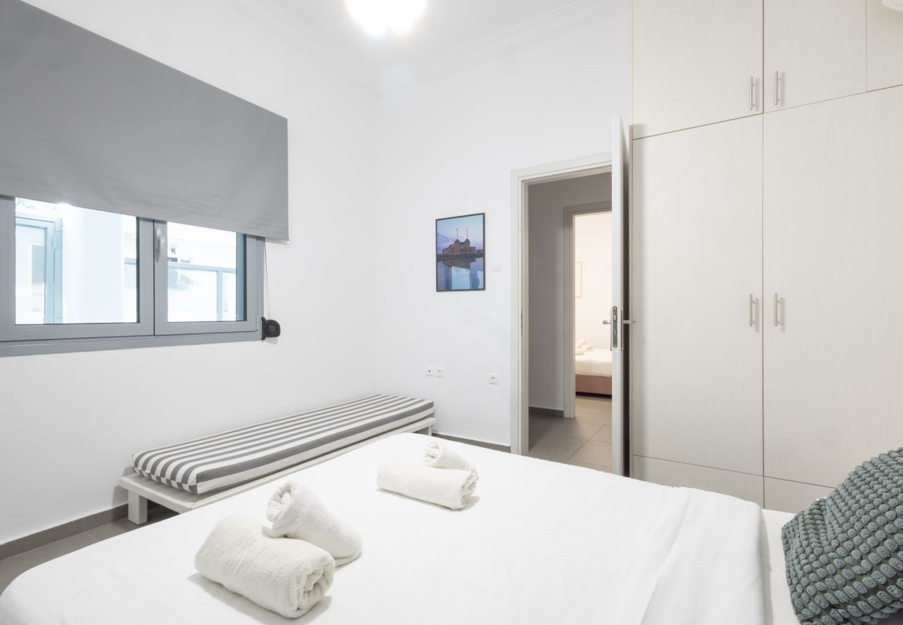 House in Athens - 4BR House near Acropolis | Roof Garden | 12 Guests and Hot Tub