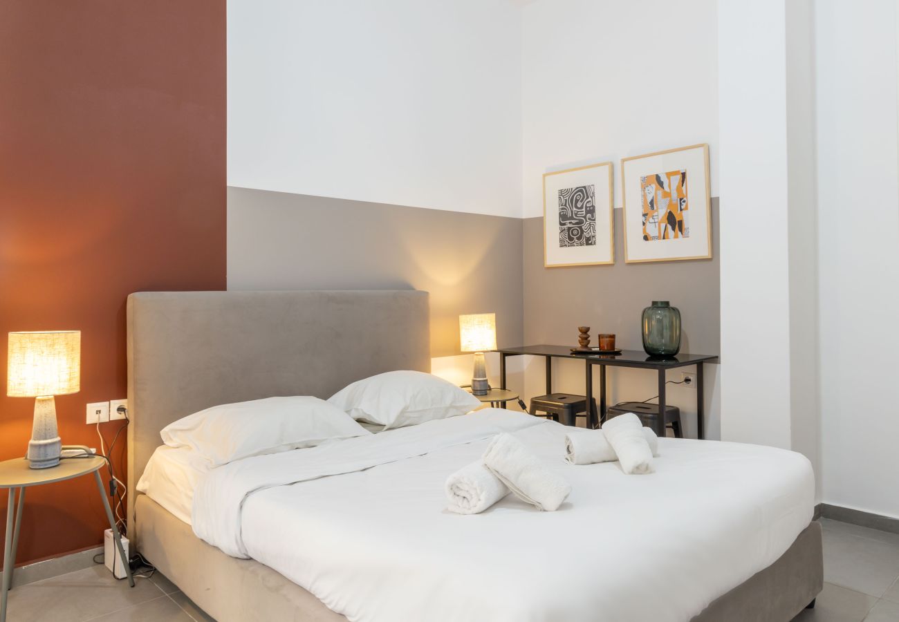 House in Athens - 4BR House near Acropolis | Roof Garden | 12 Guests and Hot Tub