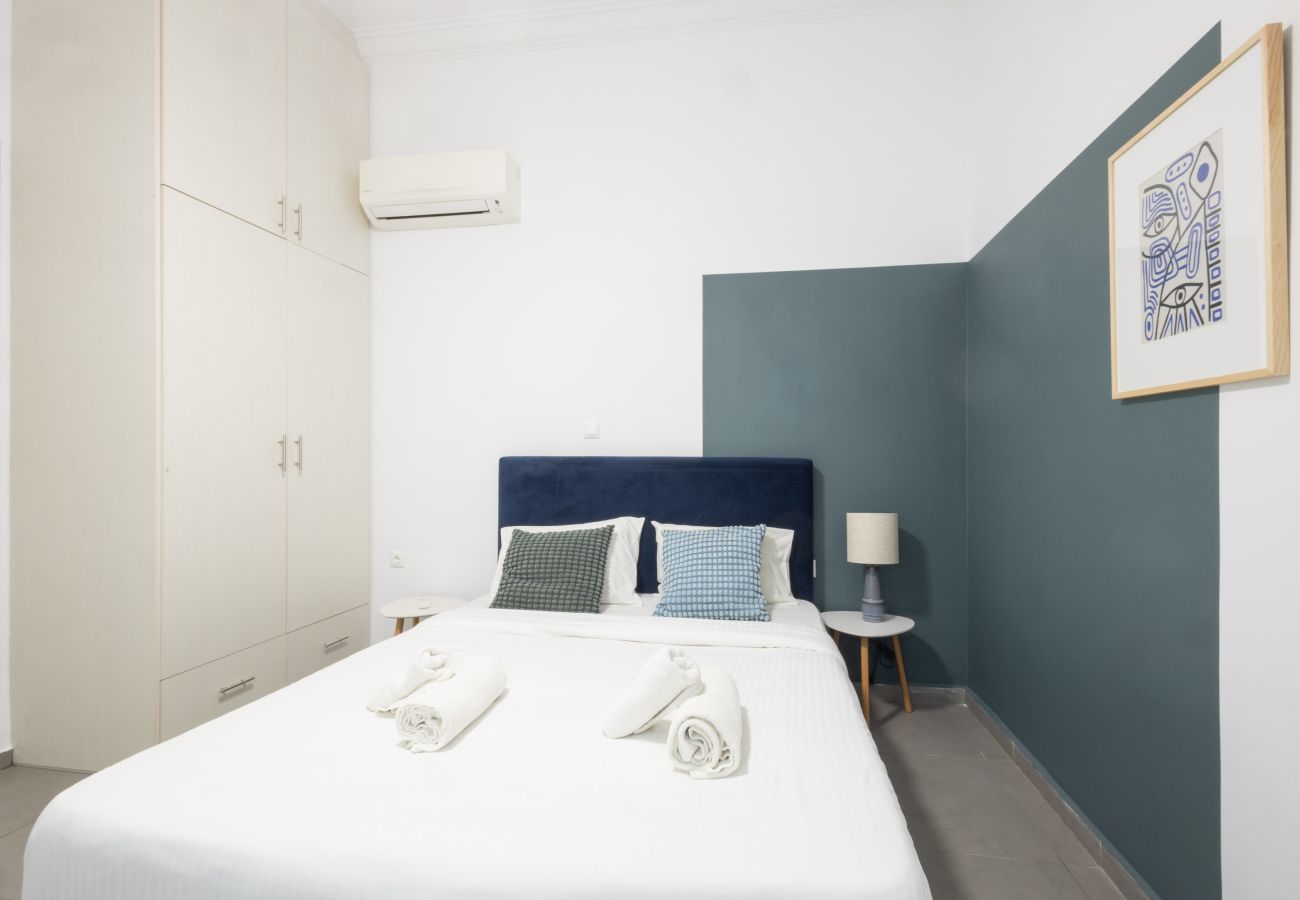 House in Athens - 4BR House near Acropolis | Roof Garden | 12 Guests and Hot Tub