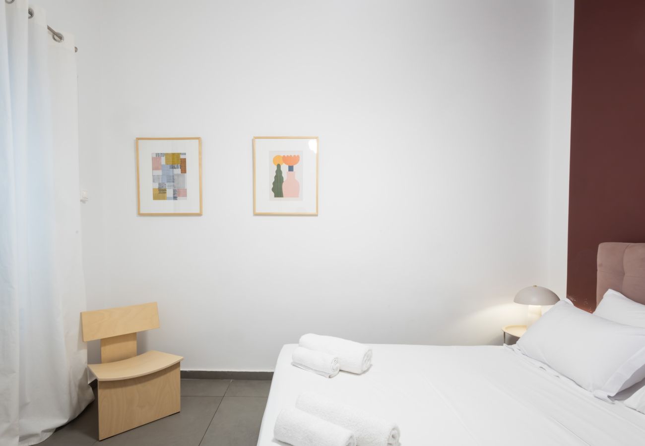 House in Athens - 4BR House near Acropolis | Roof Garden | 12 Guests and Hot Tub