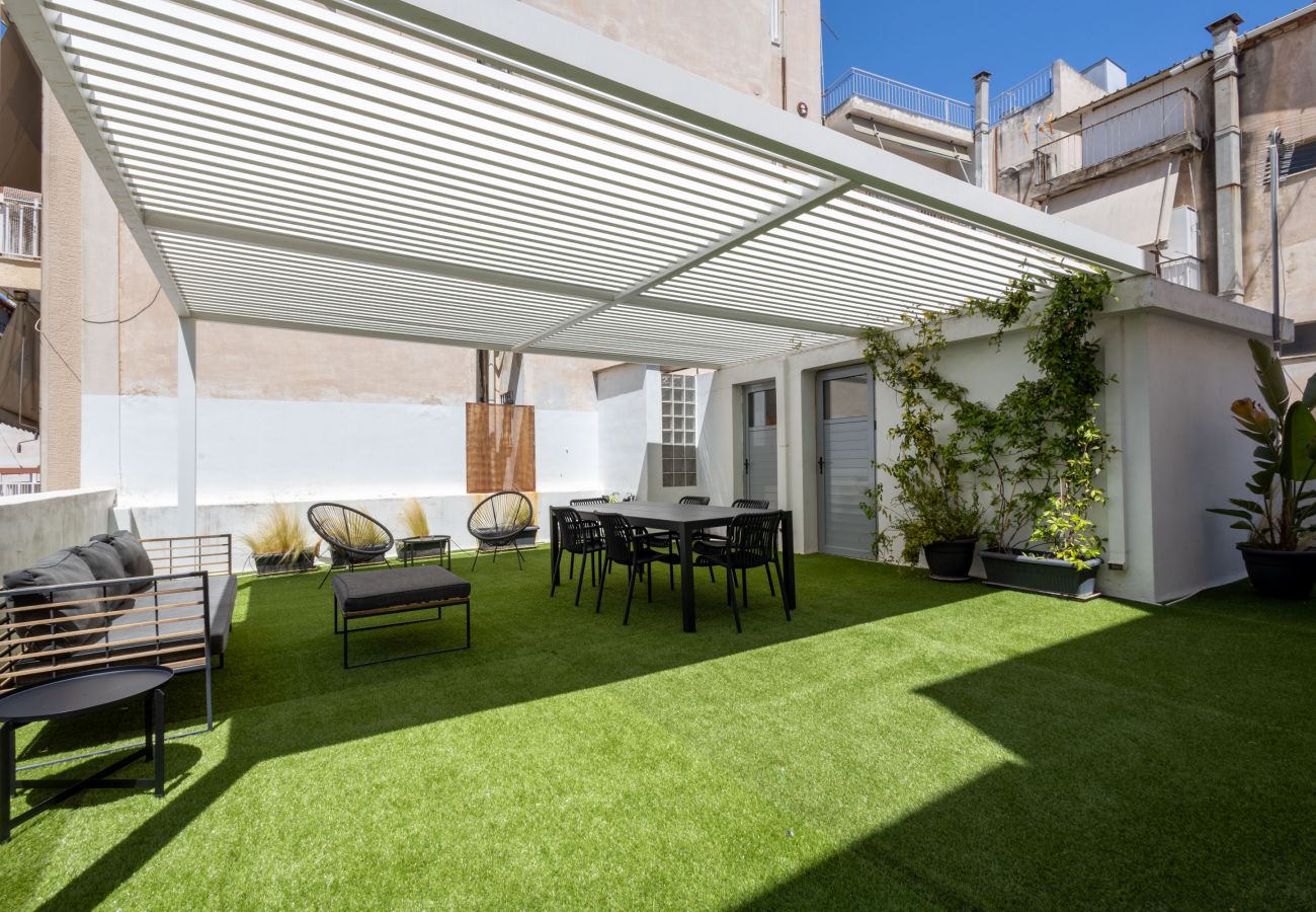 House in Athens - 4BR House near Acropolis | Roof Garden | 12 Guests and Hot Tub
