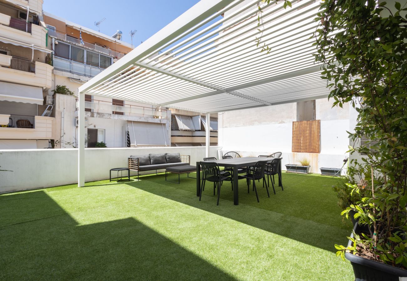 House in Athens - 4BR House near Acropolis | Roof Garden | 12 Guests and Hot Tub
