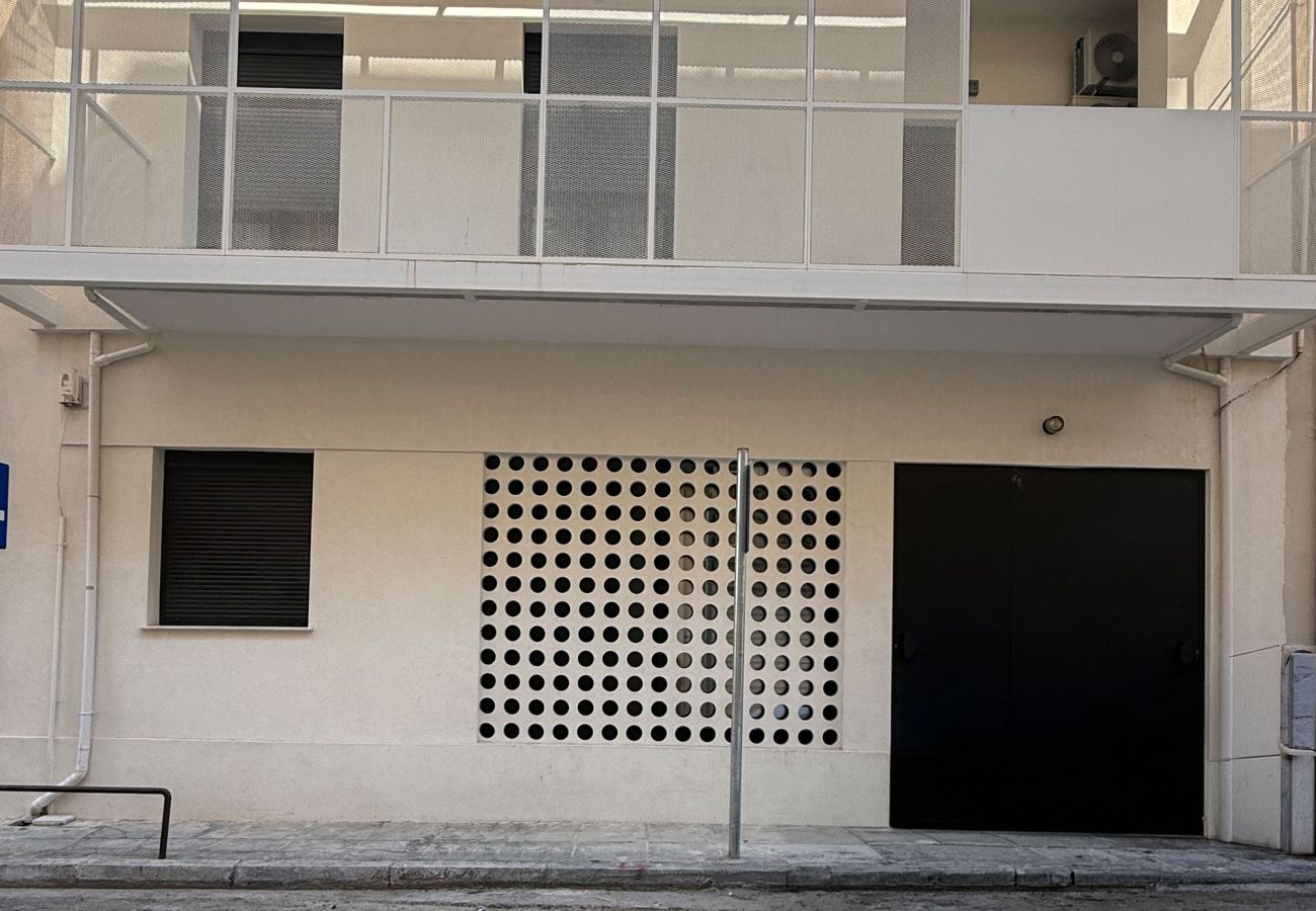 House in Athens - 4BR House near Acropolis | Roof Garden | 12 Guests and Jacuzzi