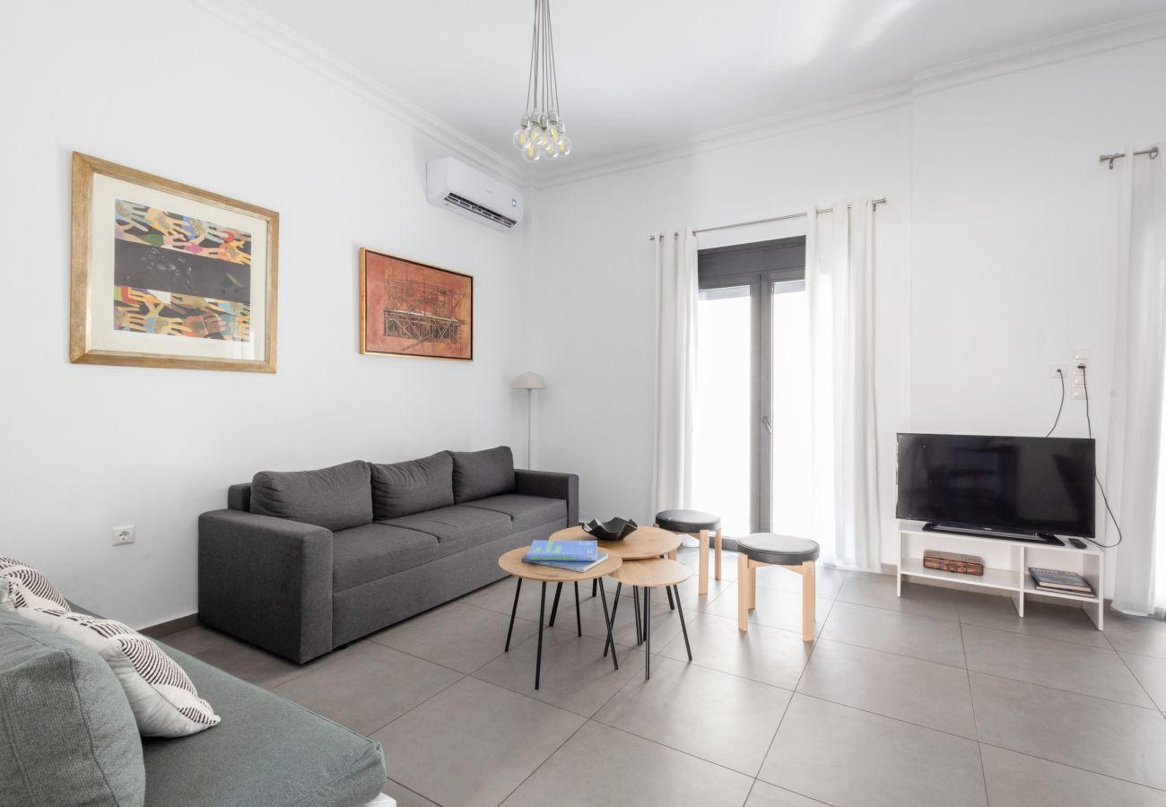 House in Athens - 4BR House near Acropolis | Roof Garden | 12 Guests and Jacuzzi