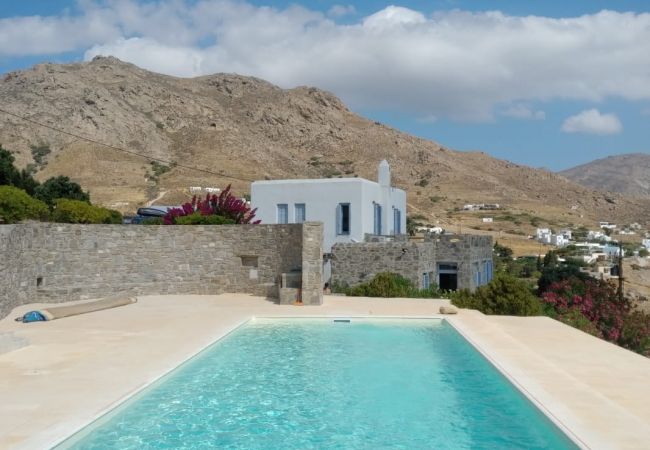 Villa/Dettached house in Ramos - An Amazing Stone Villa-A in Serifos w/shared Pool