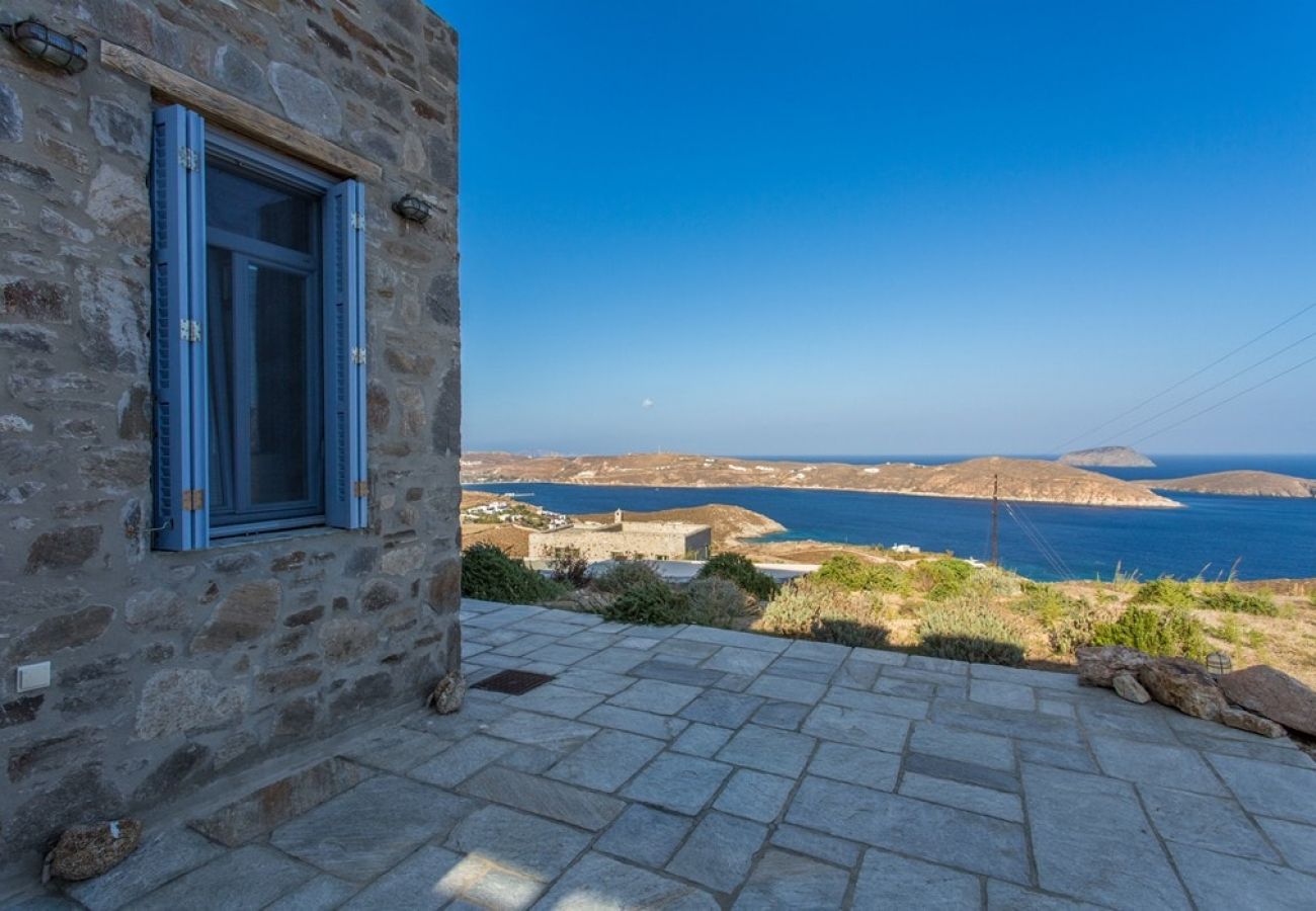 Villa in Ramos - An Amazing Stone Villa-A in Serifos w/shared Pool