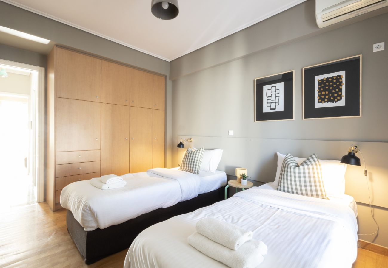 Apartment in Athens - 3 bedroom apt in Athens with Acropolis View 