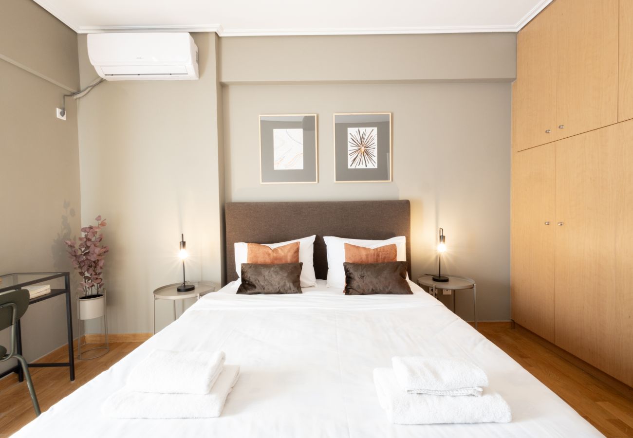 Apartment in Athens - 3 bedroom apt in Athens with Acropolis View 