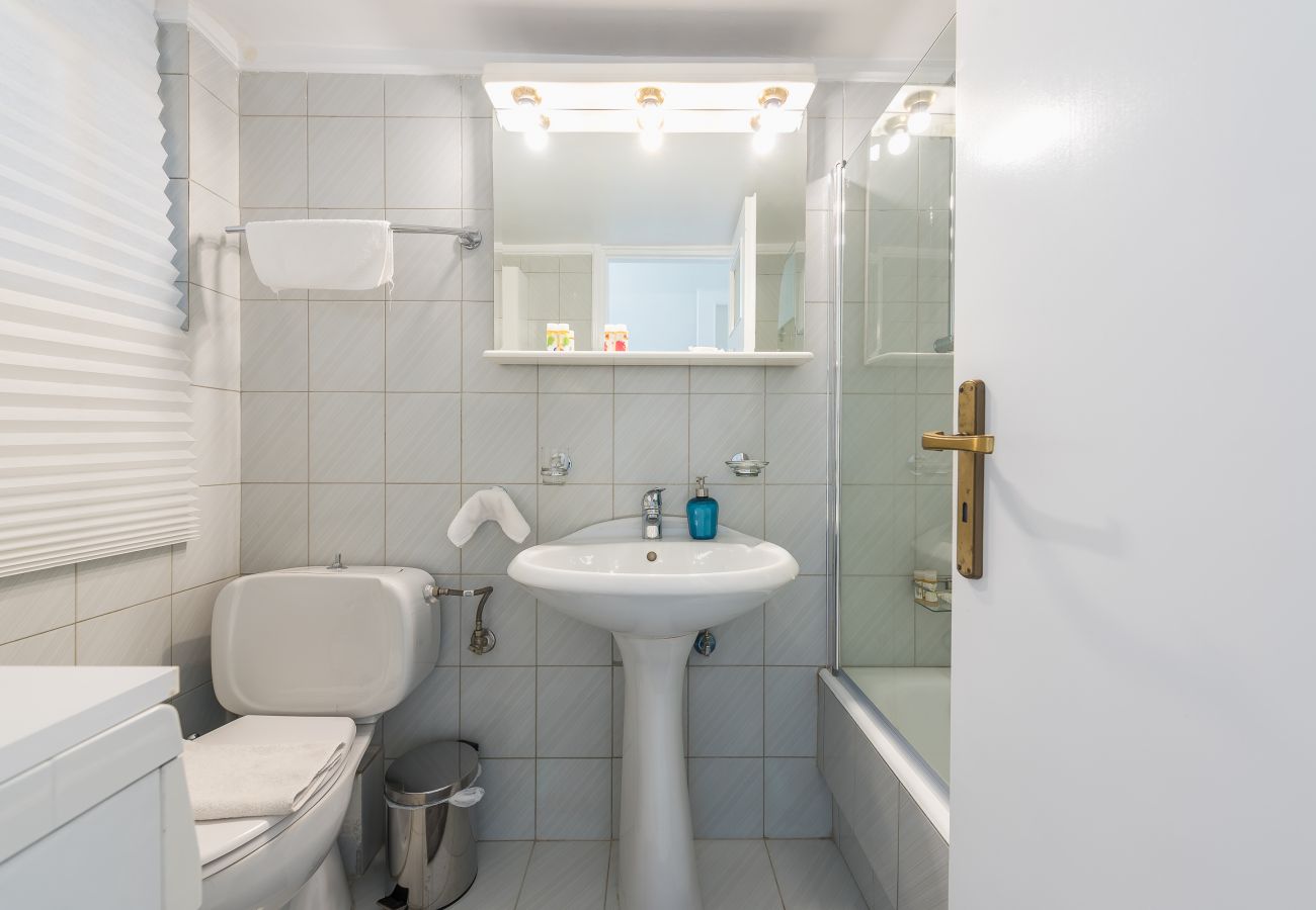 Apartment in Athens - Cozy and fresh 2bdrm apt close to Metro 