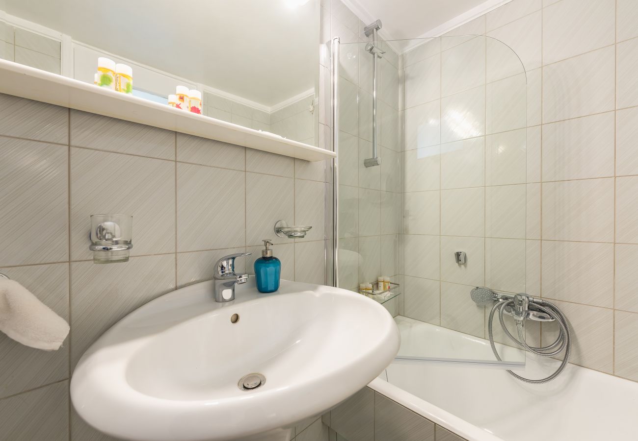 Apartment in Athens - Cozy and fresh 2bdrm apt close to Metro 