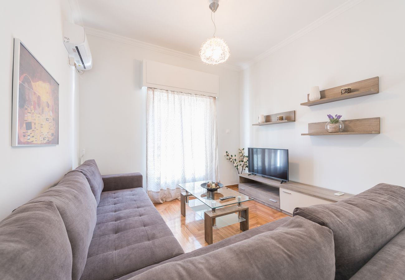 Apartment in Athens - Bright 2 bdrm apt in the heart of Athens 