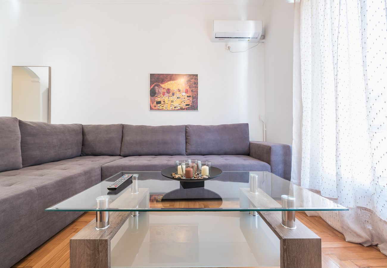 Apartment in Athens - Bright 2 bdrm apt in the heart of Athens 