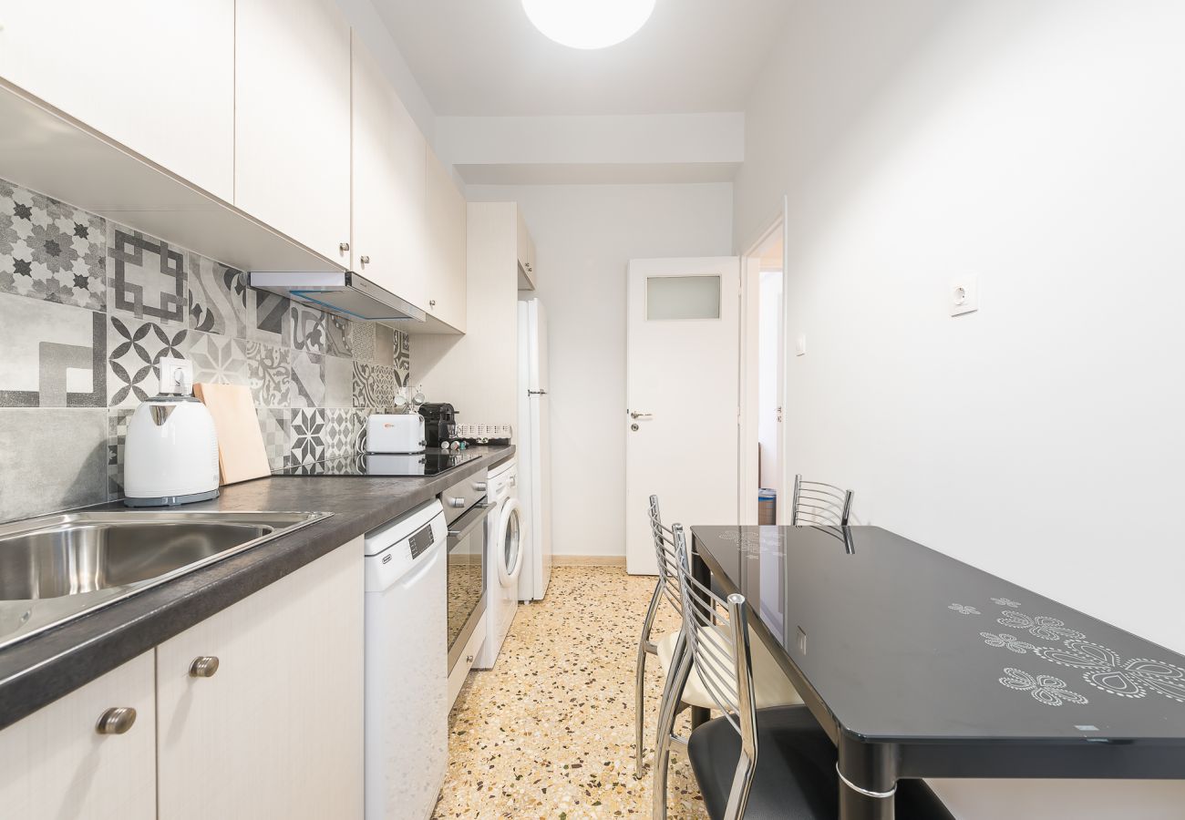 Apartment in Athens - Bright 2 bdrm apt in the heart of Athens 