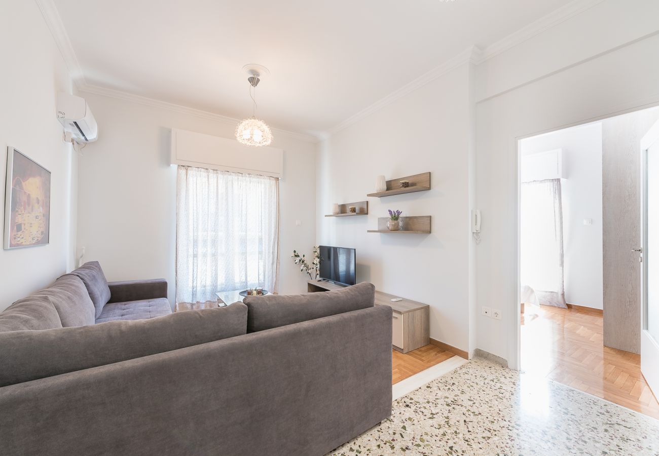 Apartment in Athens - Bright 2 bdrm apt in the heart of Athens 