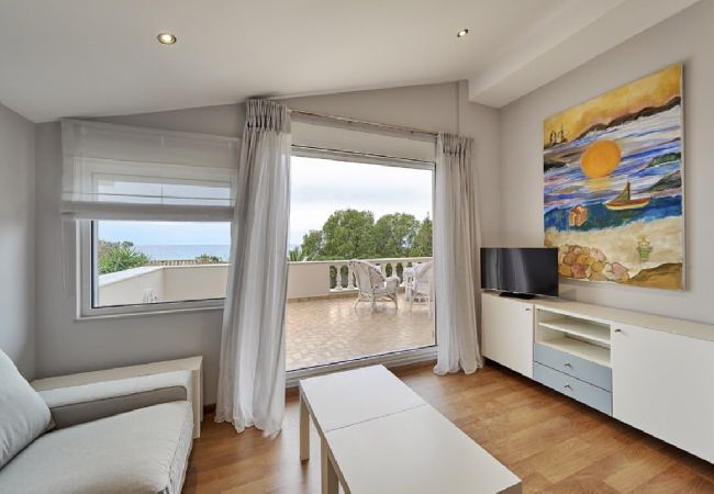 Villa in Lagonisi - Luxury 4 bdrm Villa with Pvt Pool on the beach  Villa in Lagonisi - Luxury 4 bdrm Villa with Pvt Pool on the beach