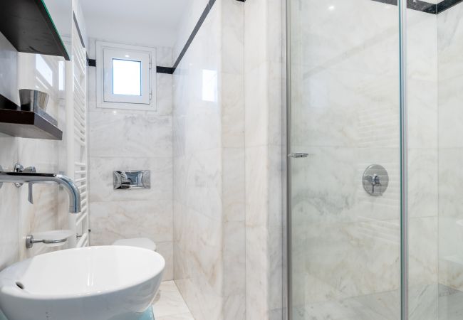 Apartment in Glyfada - Elegant 3 dbrm apt iin the Heart of Glyfada Apartment in Glyfada - Elegant 3 dbrm apt iin the Heart of Glyfada