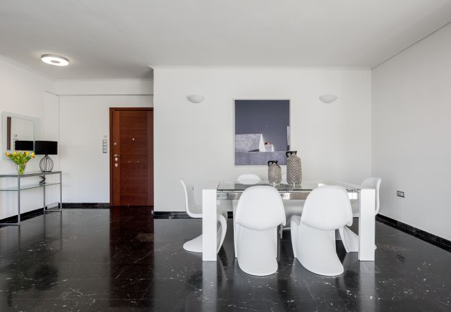 Apartment in Glyfada - Elegant 3 dbrm apt iin the Heart of Glyfada Apartment in Glyfada - Elegant 3 dbrm apt iin the Heart of Glyfada