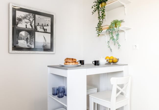 Apartment in Glyfada - Elegant 3 dbrm apt iin the Heart of Glyfada Apartment in Glyfada - Elegant 3 dbrm apt iin the Heart of Glyfada