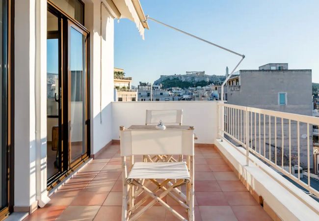 Apartment in Athens - Explore Nightlife Near an Apartment With an Acropolis View 