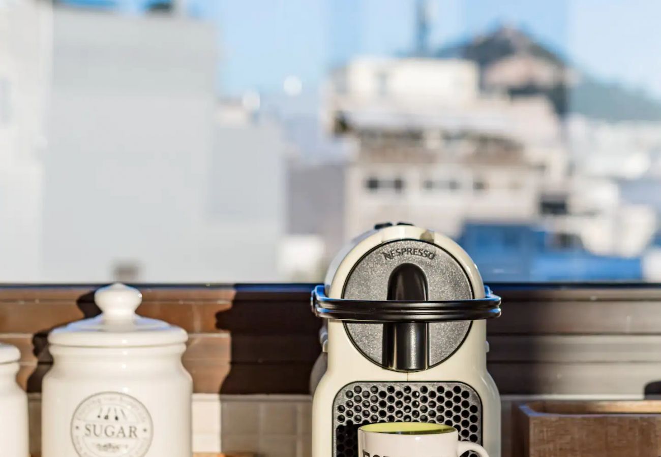 Apartment in Athens - Explore Nightlife Near an Apartment With an Acropolis View 