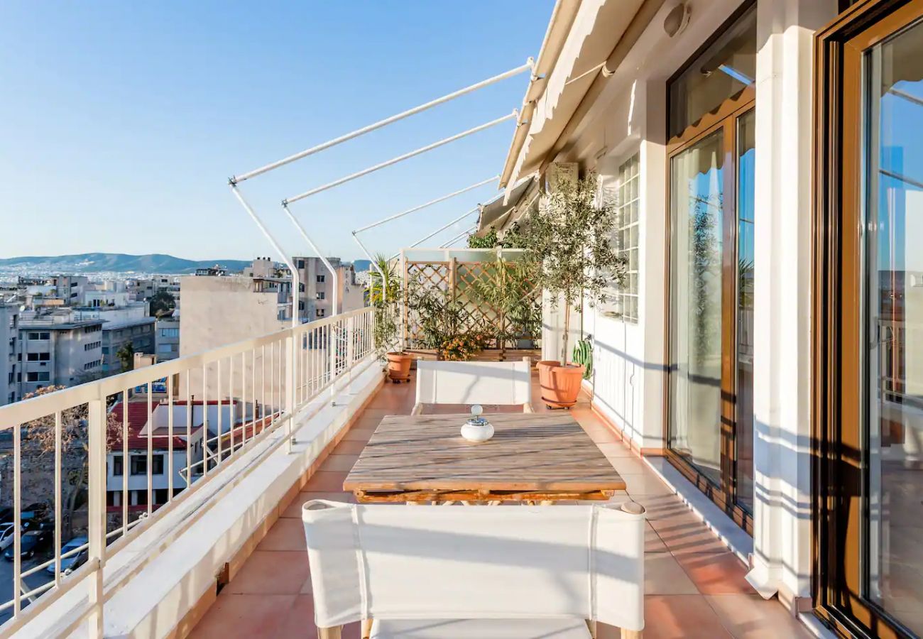 Apartment in Athens - Explore Nightlife Near an Apartment With an Acropolis View 