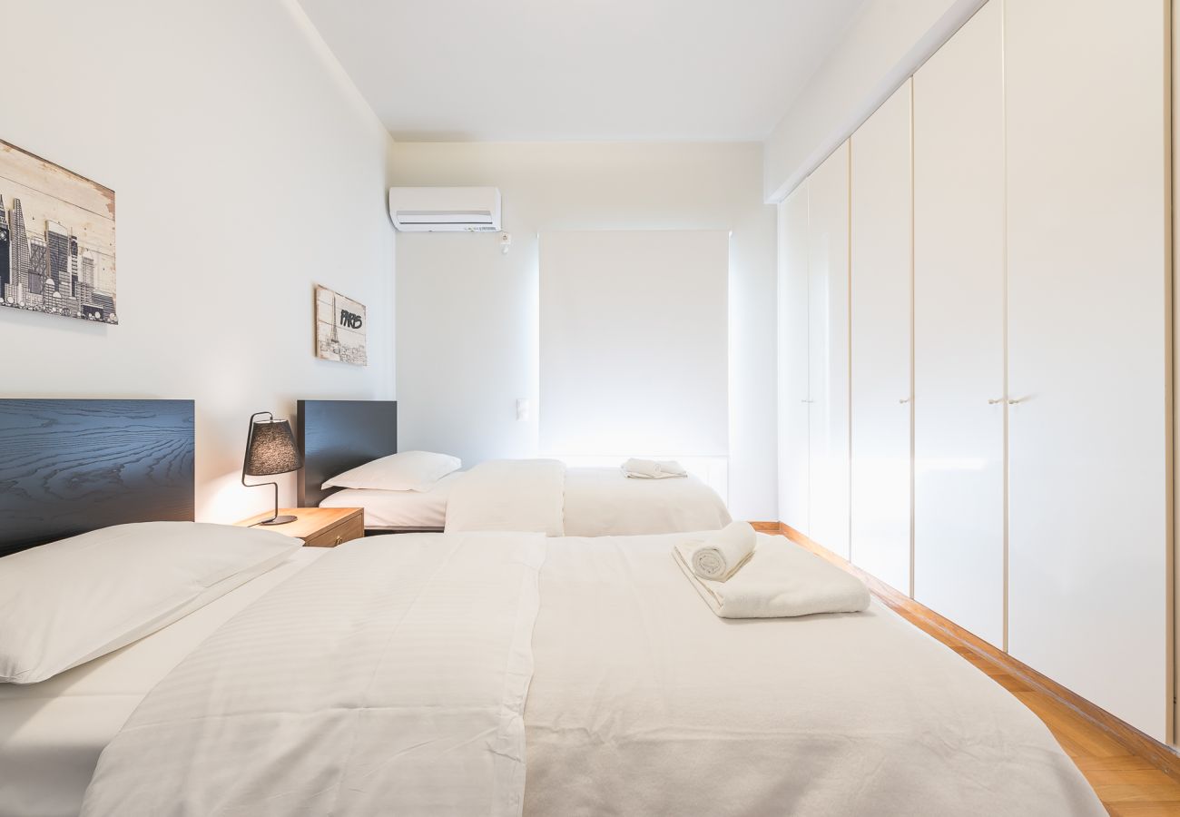 Apartment in Athens - Traveler's Dream 4 brdm Renovated Penthouse 
