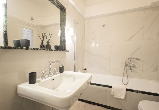 Apartment in Athens - Unbeatable Acropolis | Elegant 2-Bedroom Apartment on Areopagitou Apartment in Athens - Unbeatable Acropolis | Elegant 2-Bedroom Apartment on Areopagitou